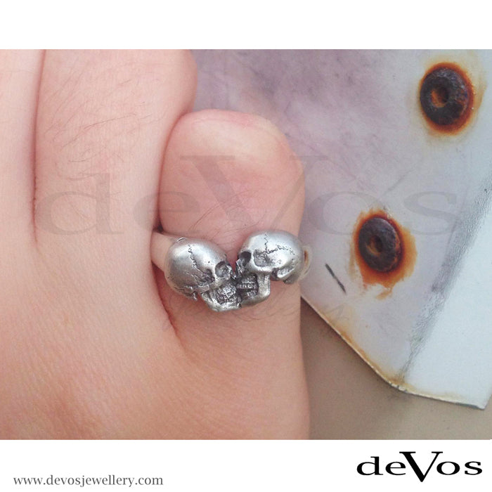 "Eternal Love" Kissing Skulls Ring