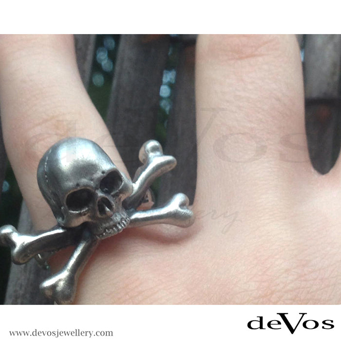 "Jolly Roger" Skull and Bones Ring
