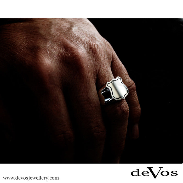 "Elegant Shield" Signet Ring